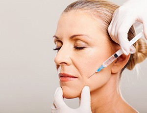 Lady receives BOTOX treatment