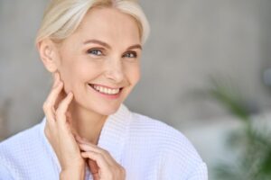 Portrait of smiling middle-aged woman 
